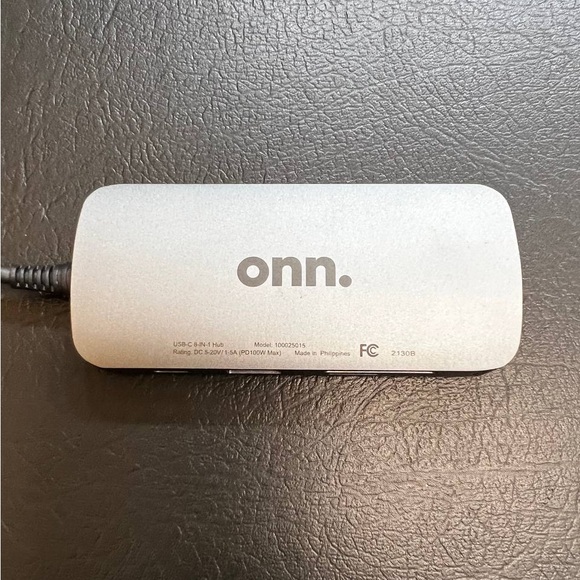 Onn USB-C 8-in-1 Hub w/ HDMI/Ethernet/USB 3.2 Gen 1x1/Memory Card Reader - Picture 1 of 4